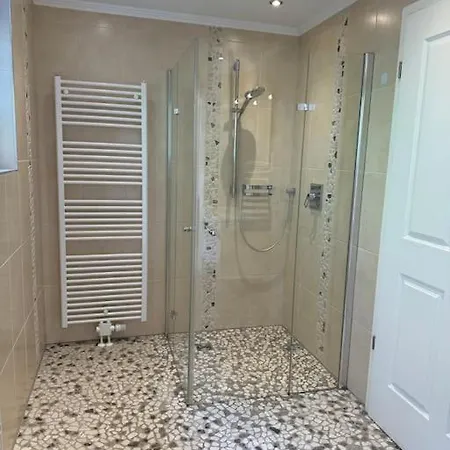 Stilvolle In Ruhiger Lage Apartment